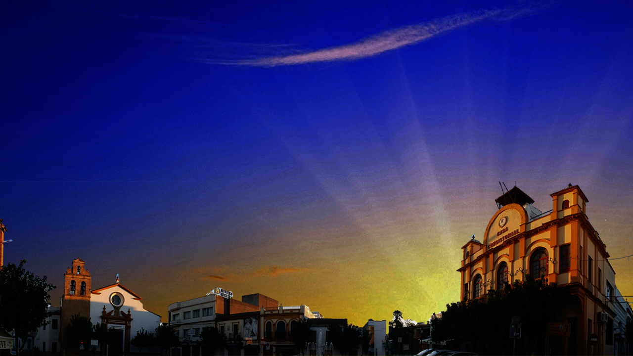 Panorámica de la Plaza central de Camas: Templo de Sta. María de Gracia, edificios antiguos y Ayto. viejo,