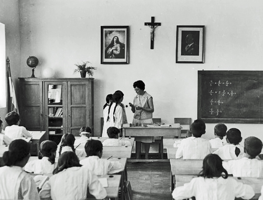 Educación en el franquismo niñas